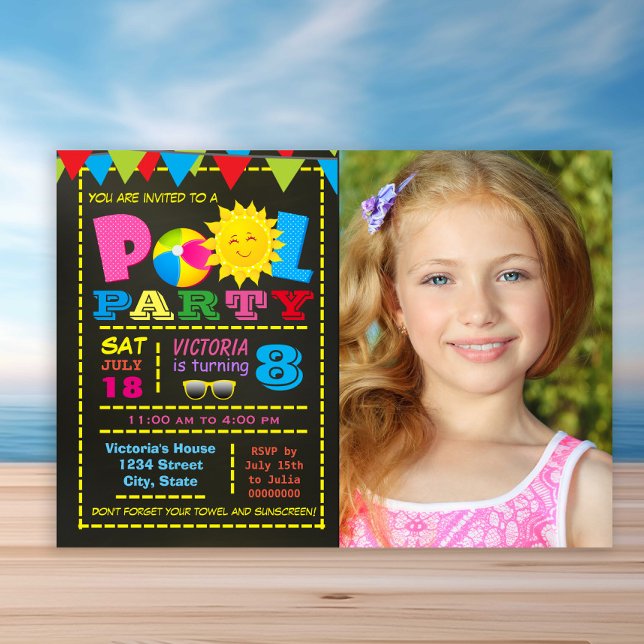 Invitación Fiesta de cumpleaños del Fiesta del grupo de chica (Cute pool party any number birthday invitation. Simply add your details and photo.)