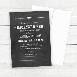 Invitación Fiesta de cumpleaños en la pizarra de BBQ en el pa