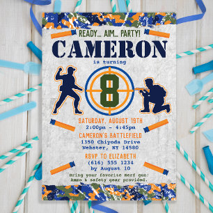Invitación Fiesta de cumpleaños militar con dardos camuflados
