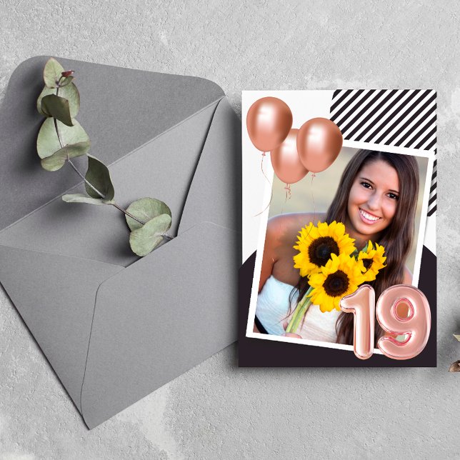 Invitación Fiesta de cumpleaños número 19 con tema de oro ros (Subido por el creador)
