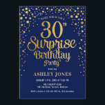 Invitación Fiesta de cumpleaños número 30 de Surprise<br><div class="desc">Sorpresa 30.ª Invitación a la fiesta de cumpleaños. Elegante diseño en azul marino y falso oro purpurina. Presenta un diseño elegante de tipo de letra y letra de guión. Mándame un mensaje si necesitas edad personalizado.</div>