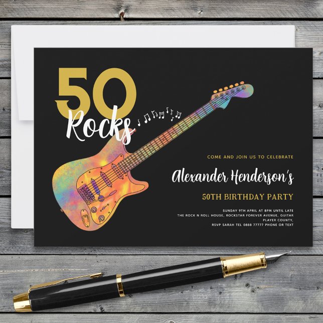 Invitación Fiesta de cumpleaños número 50 Rock and Roll (50 Rocks cool guitar 50th birthday party black and gold invitation )