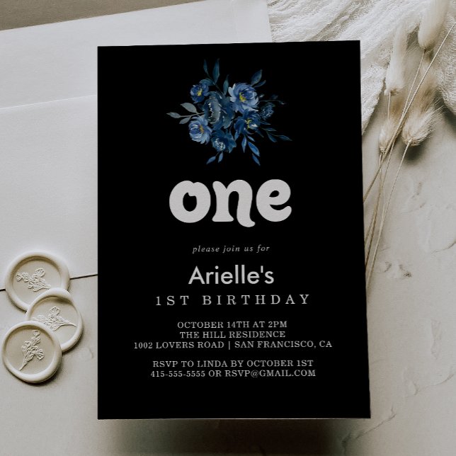 Invitación Fiesta de cumpleaños número uno con flores azules  (Subido por el creador)