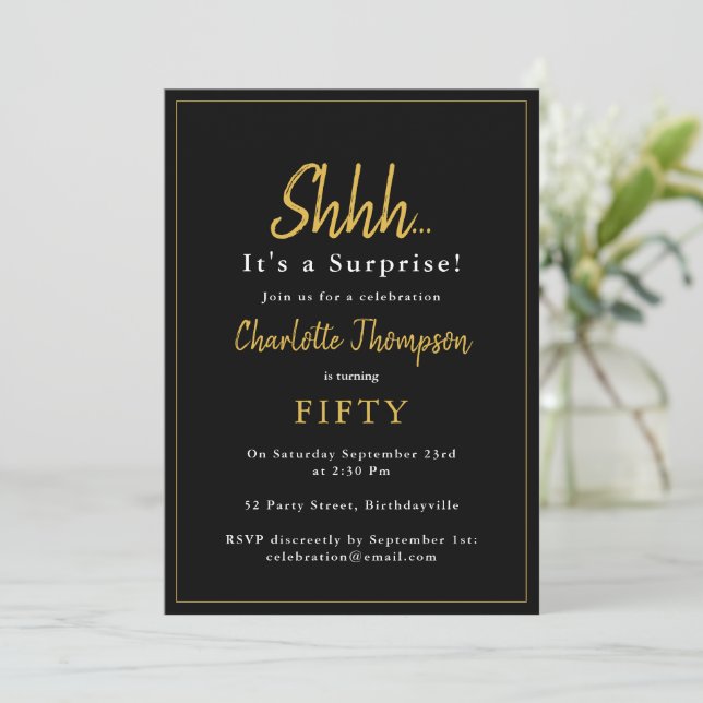 Invitación Fiesta de Cumpleaños Sorpresa Moderno Negro Oro (Anverso de pie)