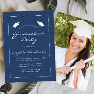 Invitación Fiesta de graduación azul marino con borde blanco 