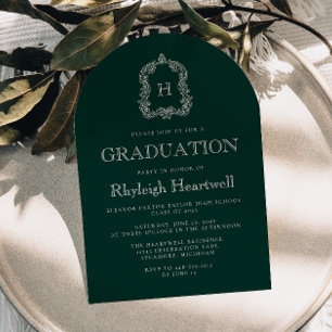 Invitación Fiesta de Graduación con Cresta de Monograma Verde