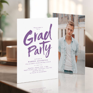 Invitación Fiesta de graduación con letra de pincel moderna s