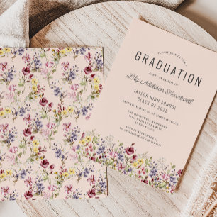 Invitación Fiesta de Graduación con Patrón de Flores Silvestr