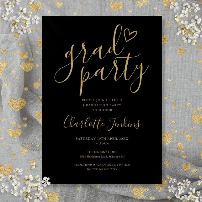 Invitación Fiesta de Graduación Corazón de Guión de Graduado  (Black Gold Grad Script Heart Graduation Party Invitation)