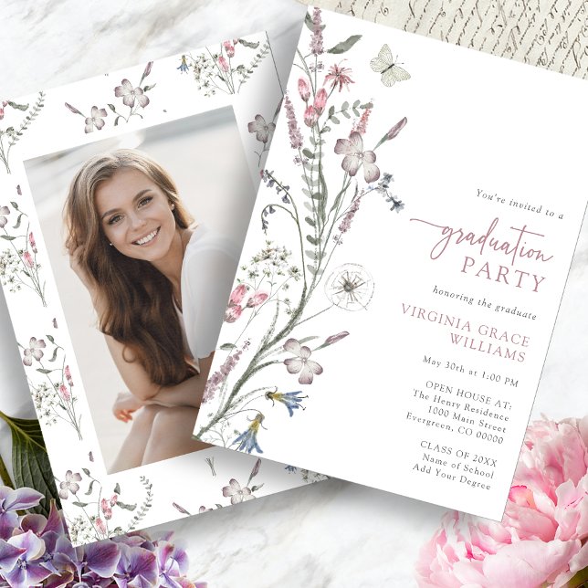 Invitación Fiesta de Graduación de Flores Silvestres (Wildflower Graduation Party Invitation Butterfly with Picture by Painted Paperie
)
