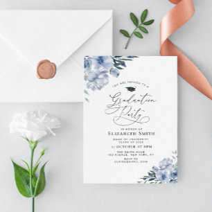 Invitación fiesta de graduación floral azul polvoriento