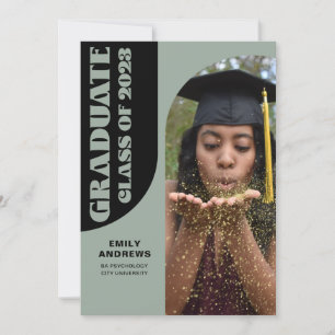 Invitación Fiesta de graduación verde moderna con arco y foto