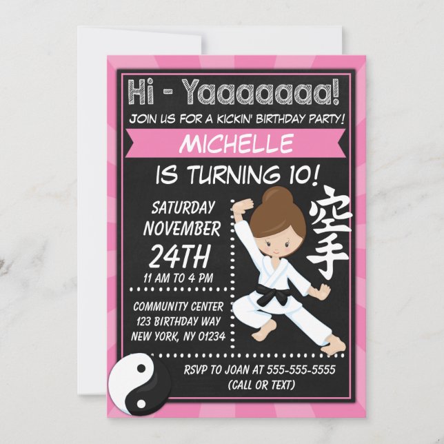 Invitación Fiesta de Karate Chica de Pelo Castaño Cumpleaños  (Anverso)