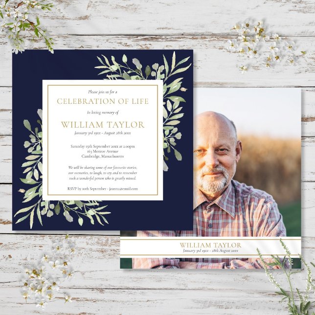 Invitación Fiesta de la foto de la Marina en el funeral azul (Navy Blue Funeral Celebration of Life Photo Square Invitation)
