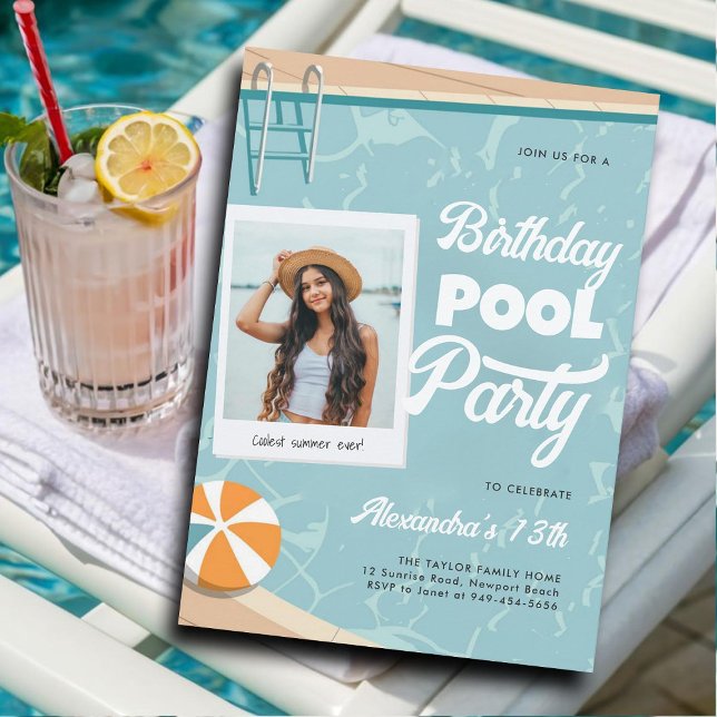 Invitación Fiesta de la piscina de cumpleaños verano Guay ado (birthday pool party invitations for girls teen tween thirteen photo template modern vintage cool)