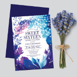Invitación Fiesta de la piscina de la medianoche con follaje<br><div class="desc">Esta hermosa y fresca y dulce invitación para 16 cumpleaños es perfecta para un tema de fiesta de la piscina por la noche. Cuenta con follaje, cadenas de luz colgantes y confetti purpurina de oro. Los colores son azul oscuro, violeta, rosa, azul pastel y blanco. Es elegante, bonito, único, moderno...</div>