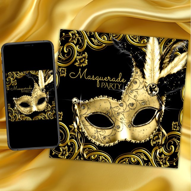 Invitación Fiesta de máscaras de piel negra y dorada (Black and gold masquerade party invitation with beautiful gold mask and gold swirls. Any occasion.)