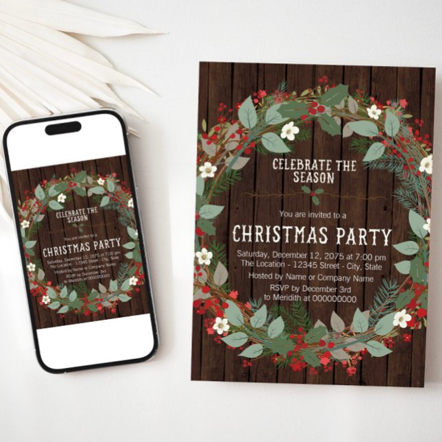 Invitación Fiesta de Navidad de Acebo Rústico (Rustic Christmas party invitation with wreath on wood. Available for instant download and print.)