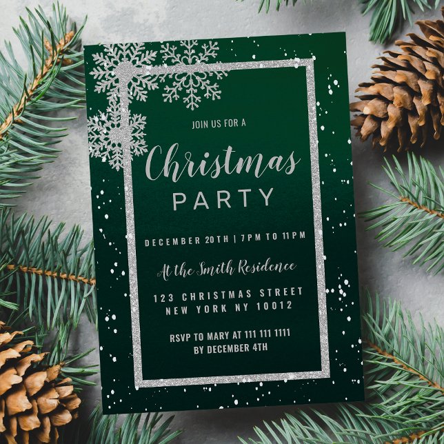 Invitación Fiesta de Navidades de copos de nieve blancos de c (Silver green white snowflakes Christmas Party )