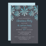 Invitación Fiesta de Navidades de copos de nieve de color azu<br><div class="desc">Colección de Navidades coincidentes en la Pequeña Tienda Bayleigh!</div>