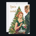 Invitación Fiesta de Navidades de Retro 1940<br><div class="desc">Esta vintage invitación retro-diseñada es perfecta para un fiesta Navidad o una casa abierta de vacaciones. El frente de esta invitación incluye a una pareja de los años 40 tomando café cerca del árbol de Navidad. El reverso de la invitación es donde personalizará esta plantilla con la información de su...</div>