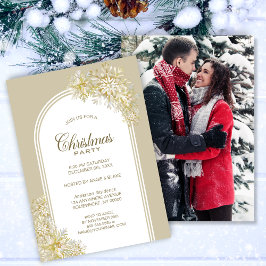 Invitación Fiesta de Navidades del Arco de Snowflakes con oro