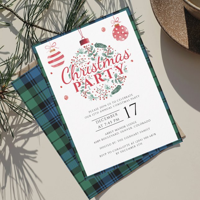 Invitación Fiesta de Navidades familiares Campbell Tartan (Plaid Rustic Christmas Party Tartan and Baubles Invitation)