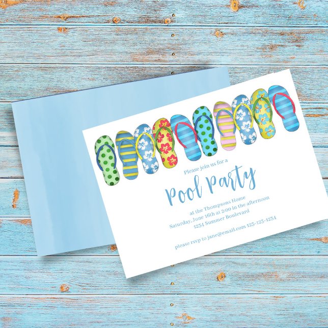 Invitación Fiesta de piscina de verano Flip Flops de polvo (Summer pool party whimsical flip flops invitation.)