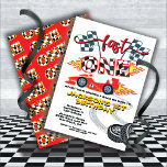 Invitación Fiesta de primer cumpleaños de Fast One Race Car<br><div class="desc">Invitaciones de fiesta de primer cumpleaños. Cuenta con un coche de carreras rojas con llamas,  banderas a cuadros,  neumáticos y marcas de neumáticos y una fuente ONE decorada. ¡Perfecto para un chica o un chico que ama los coches!</div>