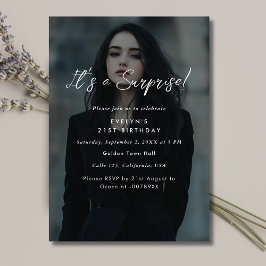 Invitación Fiesta de sorpresa de cumpleaños moderno con super