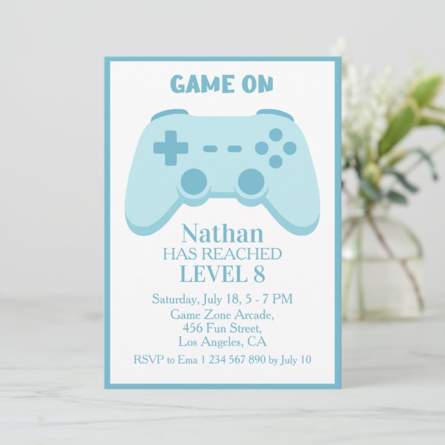 Invitación Fiesta de Subir de Nivel | Cumpleaños del 8vo Chic (Anverso de pie)