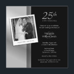 Invitación Fiesta del 25º aniversario de Boda Silver<br><div class="desc">Fotografía de invitaciones del 25º aniversario del Boda Silver. El diseño es limpio y clásico, con colores plateados y negros. Personalice el nombre, fecha y detalles de su aniversario de boda Plata o de cualquier otra celebración de aniversario. Se puede personalizar fácilmente para otras ocasiones especiales, 10, 20, 30, 35,...</div>