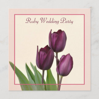Invitación fiesta del aniversario de Ruby en tulipano morado