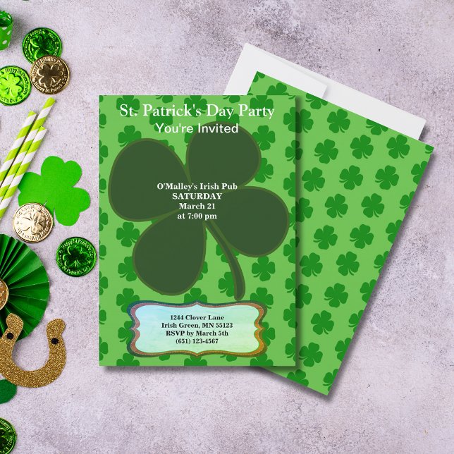 Invitación Fiesta del Día de San Patricio Cuatro Trampas y Pa (St. Patrick's Day Party Four Leaf Clover & Pattern Invitation)