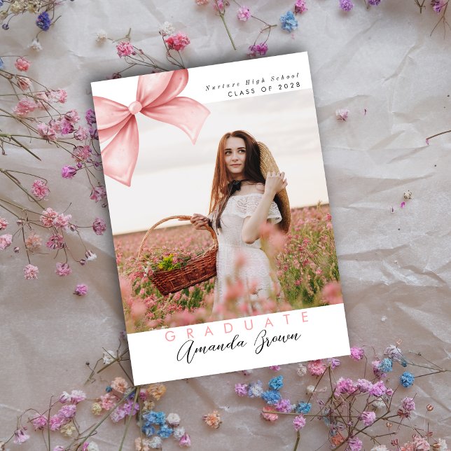Invitación Fiesta Grad 2025 Coquette Bow Rosa Elegant Trendy (Subido por el creador)