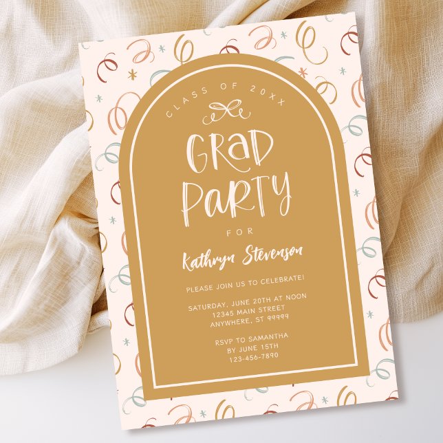 Invitación Fiesta Grad Confetti Grad con Mano Rosa Gold Girly (Shown on a 5" x 7" invitation)