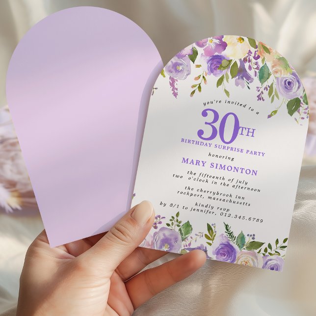 Invitación FIESTA SORPRESA Cumpleaños 30 Arco Floral Morado (Subido por el creador)