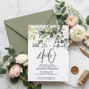Invitación Fiesta sorpresa de caligrafía negra elegante