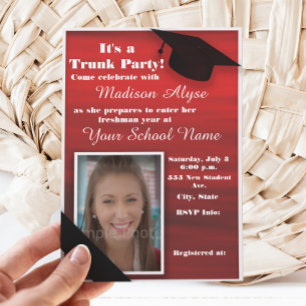 Invitación Fiesta universitaria de maleta roja negra y blanca
