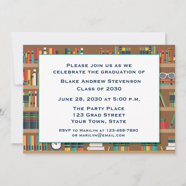 Invitación Filas de la graduación de los libros (Anverso)