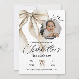 Invitación First Birthday Beige Bow Neutral Invitation Photo