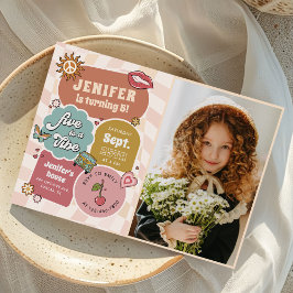 Invitación Five is A Vibe Groovy Daisy 5ª Foto De Cumpleaños