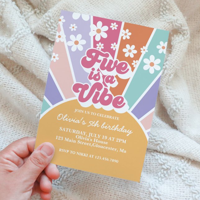 Invitación Five is a Vibe Retro Sunshine Rainbow Daisy Invita (Subido por el creador)