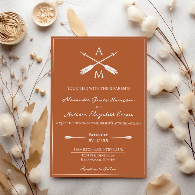 Invitación Flechas y monogramas Boda | Naranja quemado (Burnt Orange Arrows and Monograms Wedding Invitation)