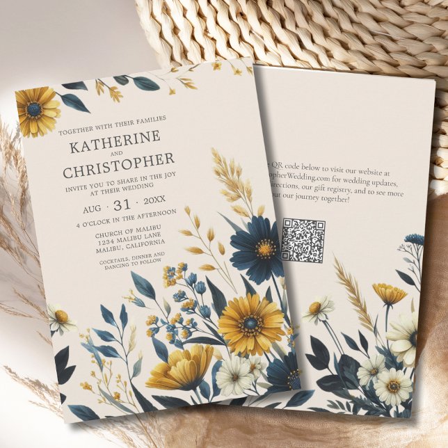 Invitación Flor acuática Boda floral elegante beige (Elegant Watercolor Wildflowers Beige Wedding Invitation with Blue and Yellow Wildflowers, QR Code.)