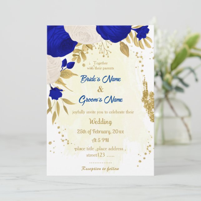 Invitación flor azul real y blanca boda botánico de oro (Anverso de pie)