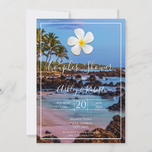 Invitación Flor blanca de Plumeria con playa tropical, pareja