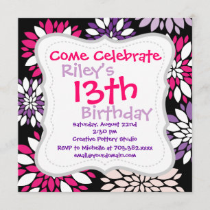 Invitación Flor blanca rosada morada en negro