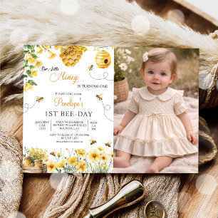 Invitación Flor de abeja nuestra pequeña miel está cumpliendo