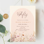 Invitación Flor de color beige de rosa lujo floral 50 cumplea<br><div class="desc">Una elegante invitación a la flor. Un fondo color crema,  beige y un arco de color melocotón. Decorada con flores silvestres de color agua en tonos beige y rosa.</div>